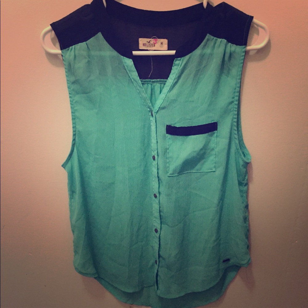 Hollister sleeveless shirt